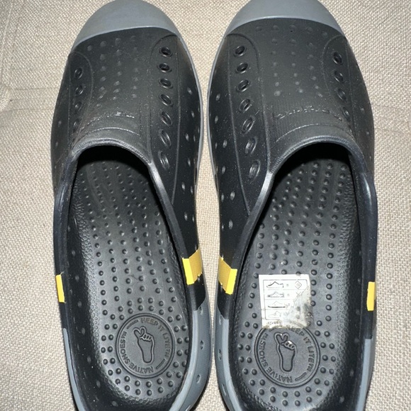 🚫SOLD🚫 Native Jefferson Shoea - Picture 5 of 6